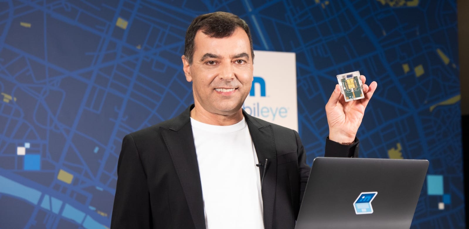 Amnon Shashua presents Mobileye's new radar chip credit: Mobileye