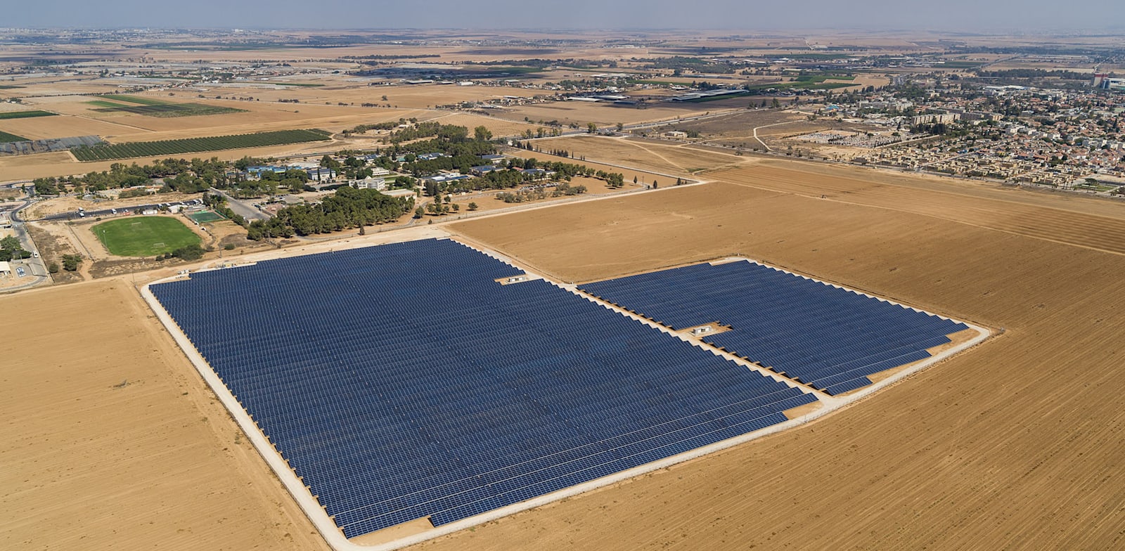 שדה סולארי במושב פדויים / צילום: EDF-RE ישראל