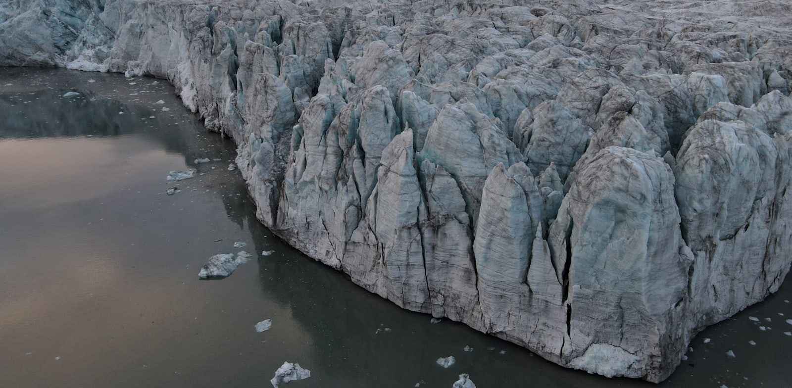 קרחונים בנורבגיה ממעוף הציפור / צילום: Reuters, Natalie Thomas