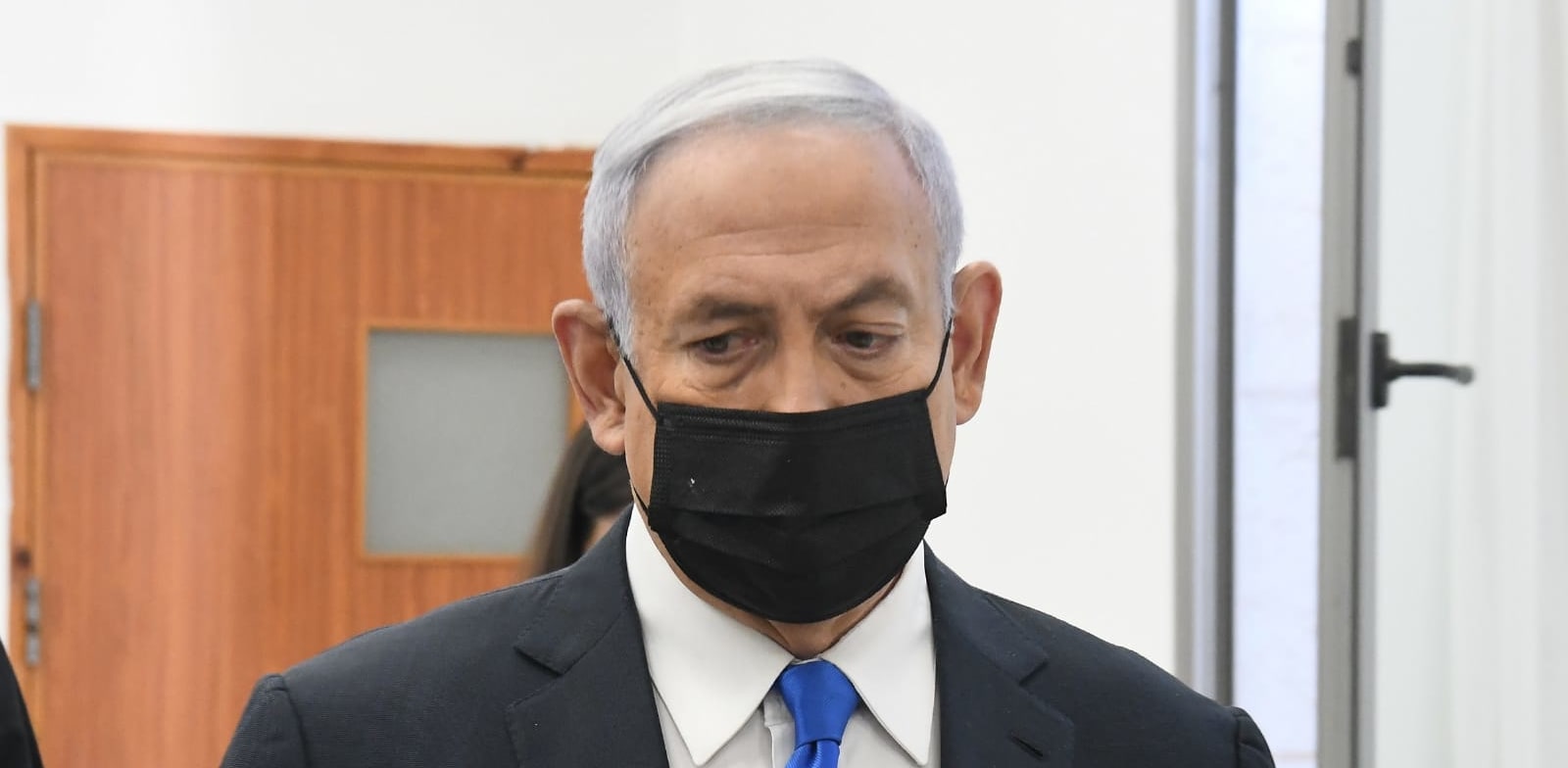 ראש הממשלה בנימין נתניהו נכנס הבוקר לדיון בבית המשפט המחוזי בירושלים / צילום: ראובן קסטרו