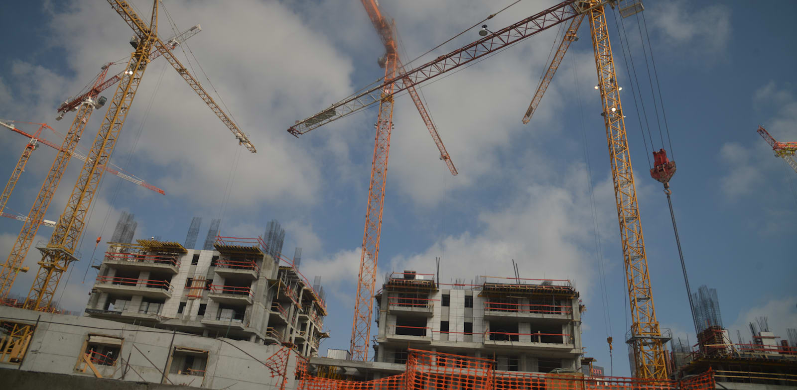 מנופים, אתר בנייה / צילום: תמר מצפי