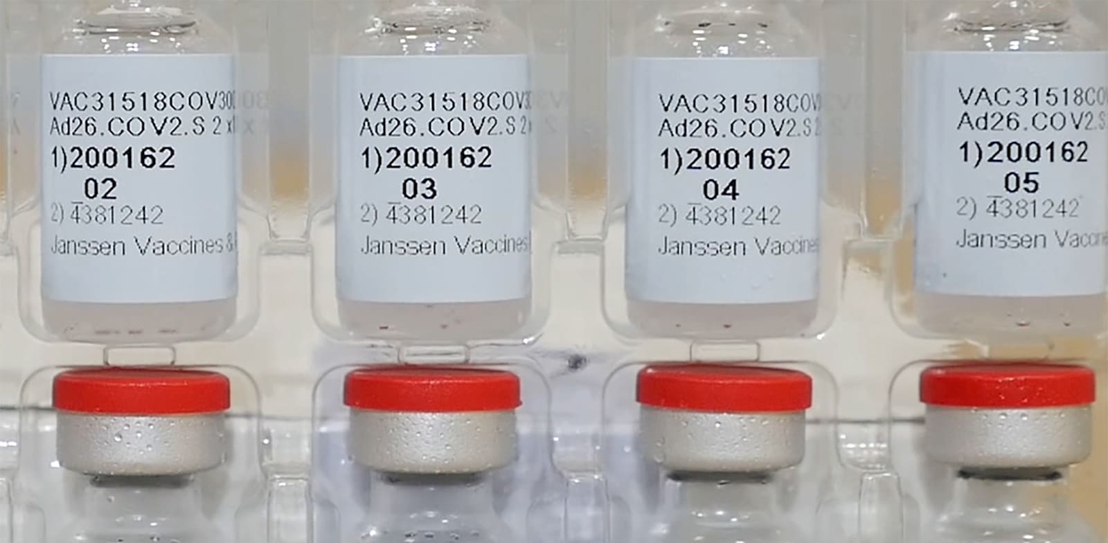 החיסון לקורונה של ג'ונסון אנד ג'ונסון / צילום: Reuters, ג'ונסון אנד ג'ונסון