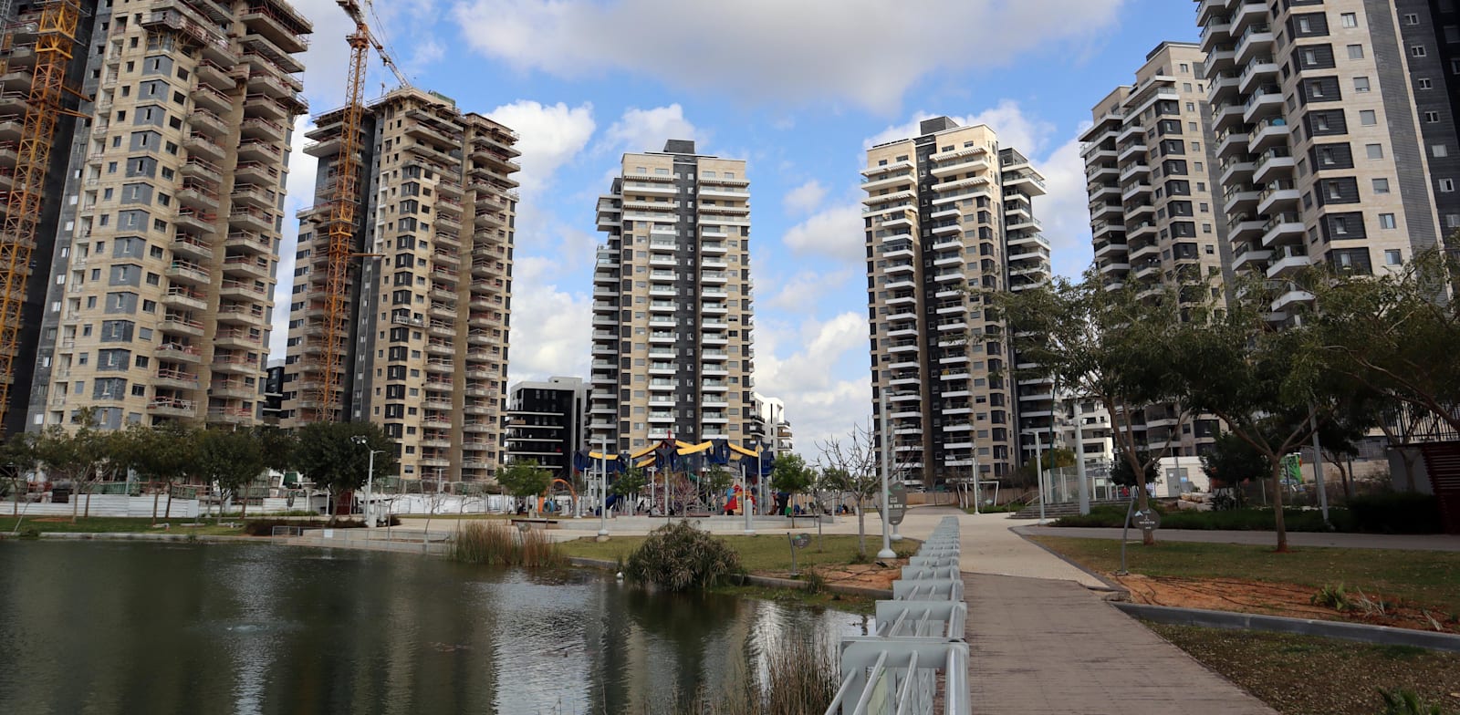 שכונה חדשה בחדרה. החזרה לשוק מוסברת גם בהורדת מס הרכישה ביולי 2020 / צילום: Shutterstock