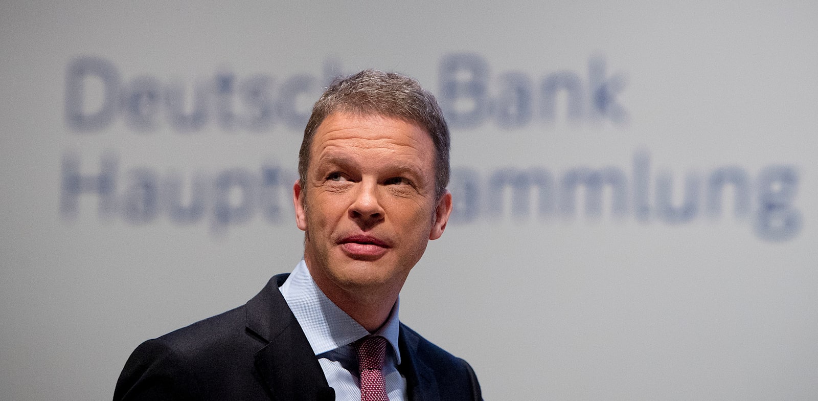 מנכ"ל דויטשה בנק כריסטיאן זיווינג / צילום: Associated Press, Michael Probst