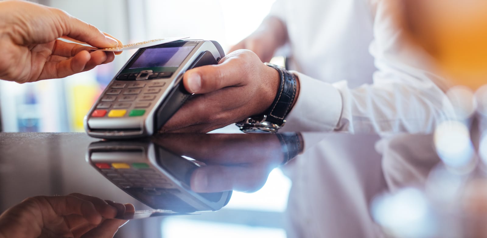 תשלום בכרטיס אשראי / אילוסטרציה: Shutterstock, Jacob Lund