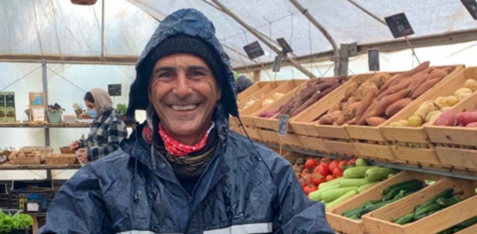 אבי כהן, הבעלים של "הגינה של יהודה" ברשפון / צילום: ישעיהו קירשנבוים