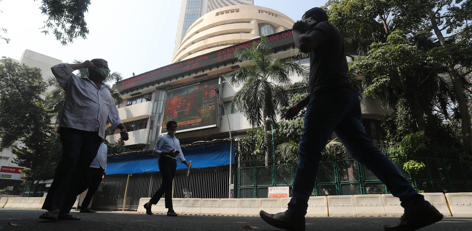 בורסת מומבאי / צילום: Associated Press, Rafiq Maqbool