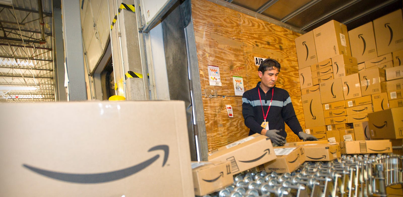 מרכז לוגיסטי של אמזון / צילום: Associated Press, Scott Sady
