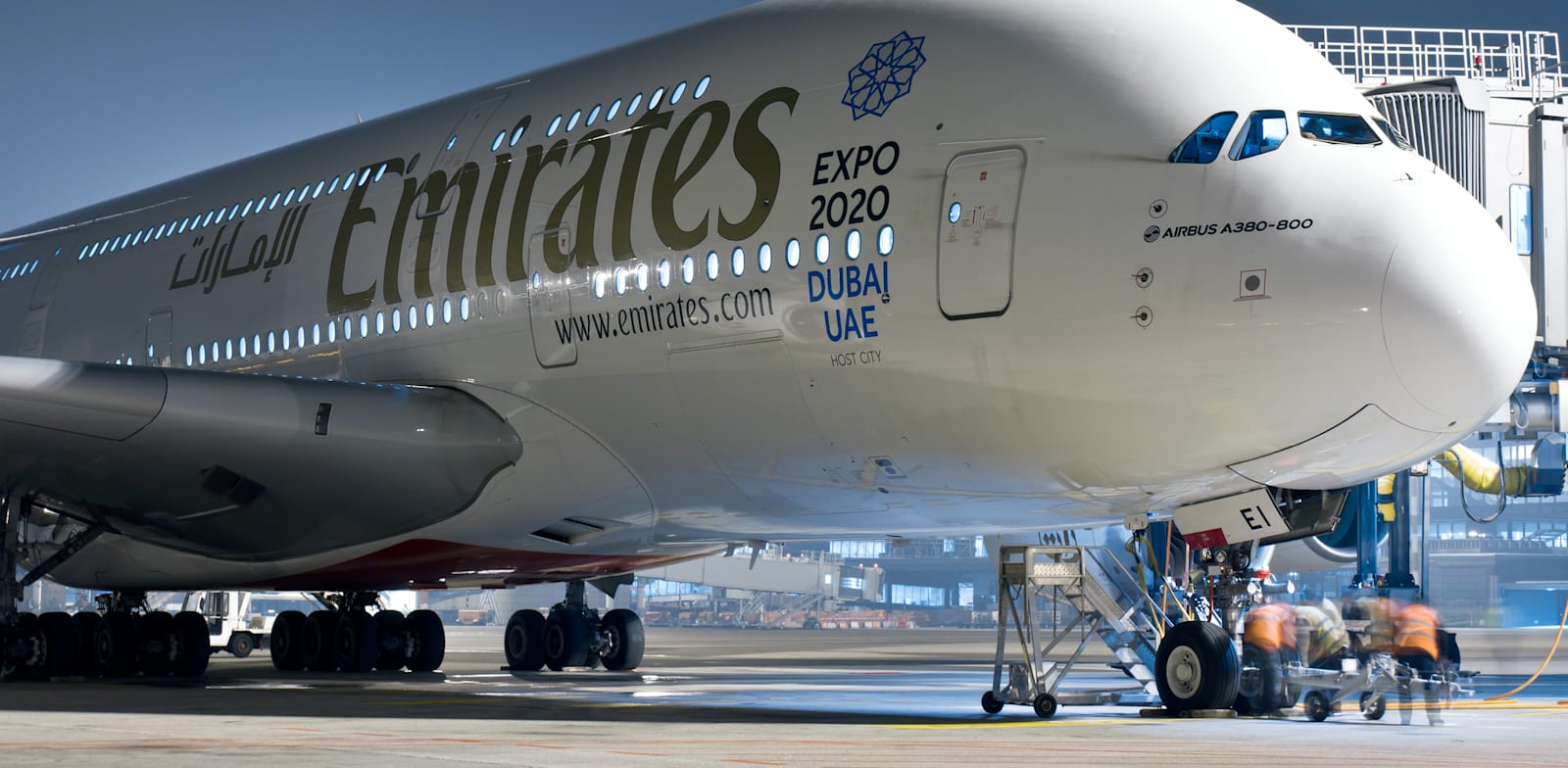 מטוס A380 של אמירייטס / צילום: Shutterstock, Davide Calabresi