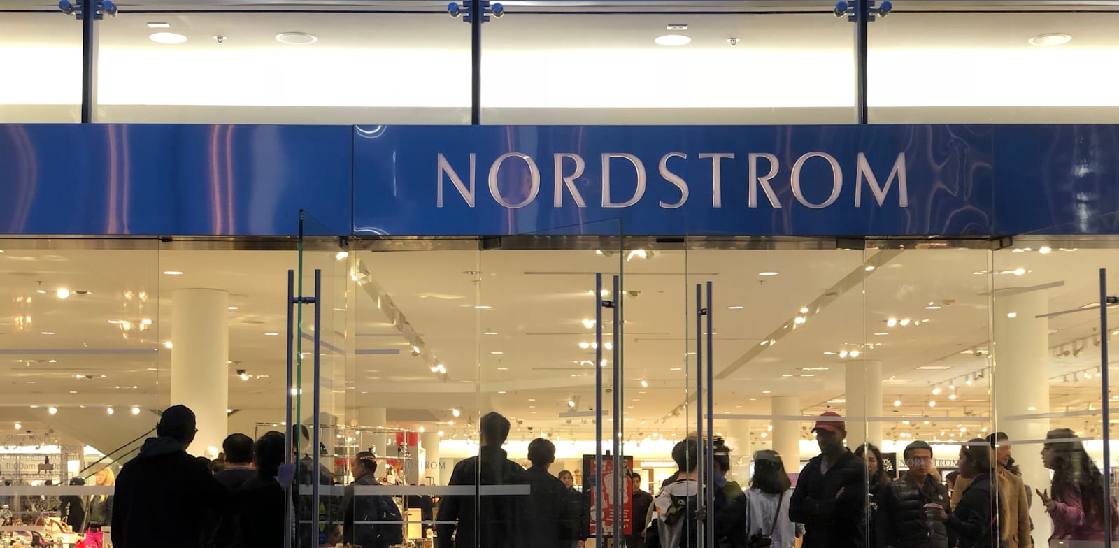 סניף של כלבו נורדסטרום בלוס אנג'לס שבו אירעו אירועי השוד בבלאק פריידיי / צילום: Shutterstock, Michael Gordon