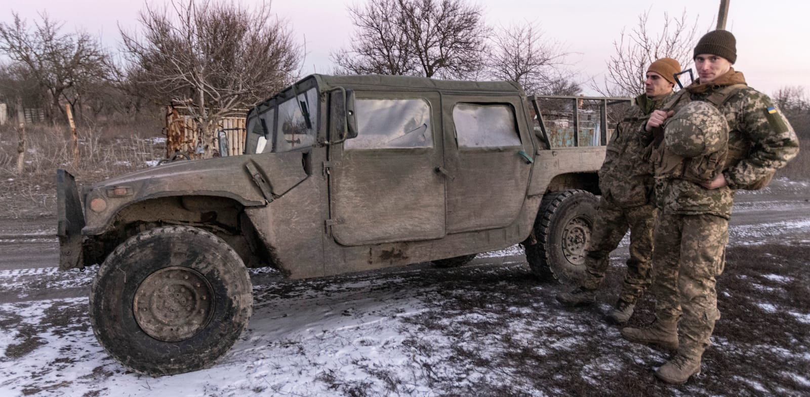 חיילים אוקראינים בגבול עם רוסיה / צילום: Associated Press, Andriy Dubchak
