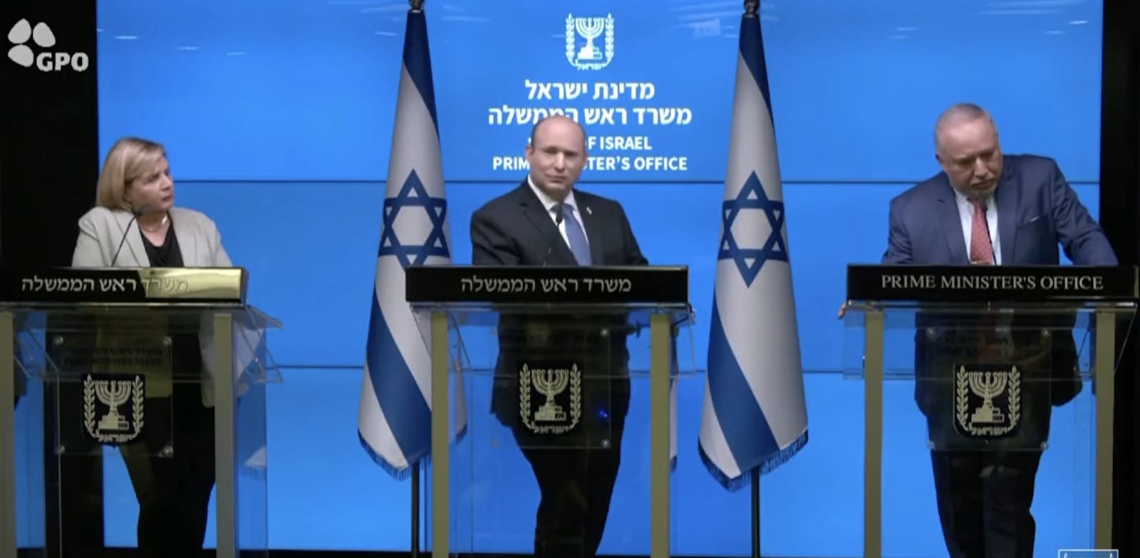 בנט מציג את התוכנית להקלת יוקר המחיה של משרד האוצר / צילום: מתוך עמוד הפייסבוק הרשמי של נפתלי בנט