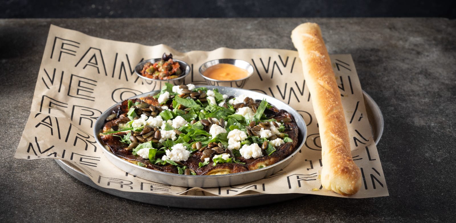 פריטטה - אומלט בסגנון איטלקי עם אספרגוס ועגבניות צלויות בנונו / צילום: טל גרינהוט