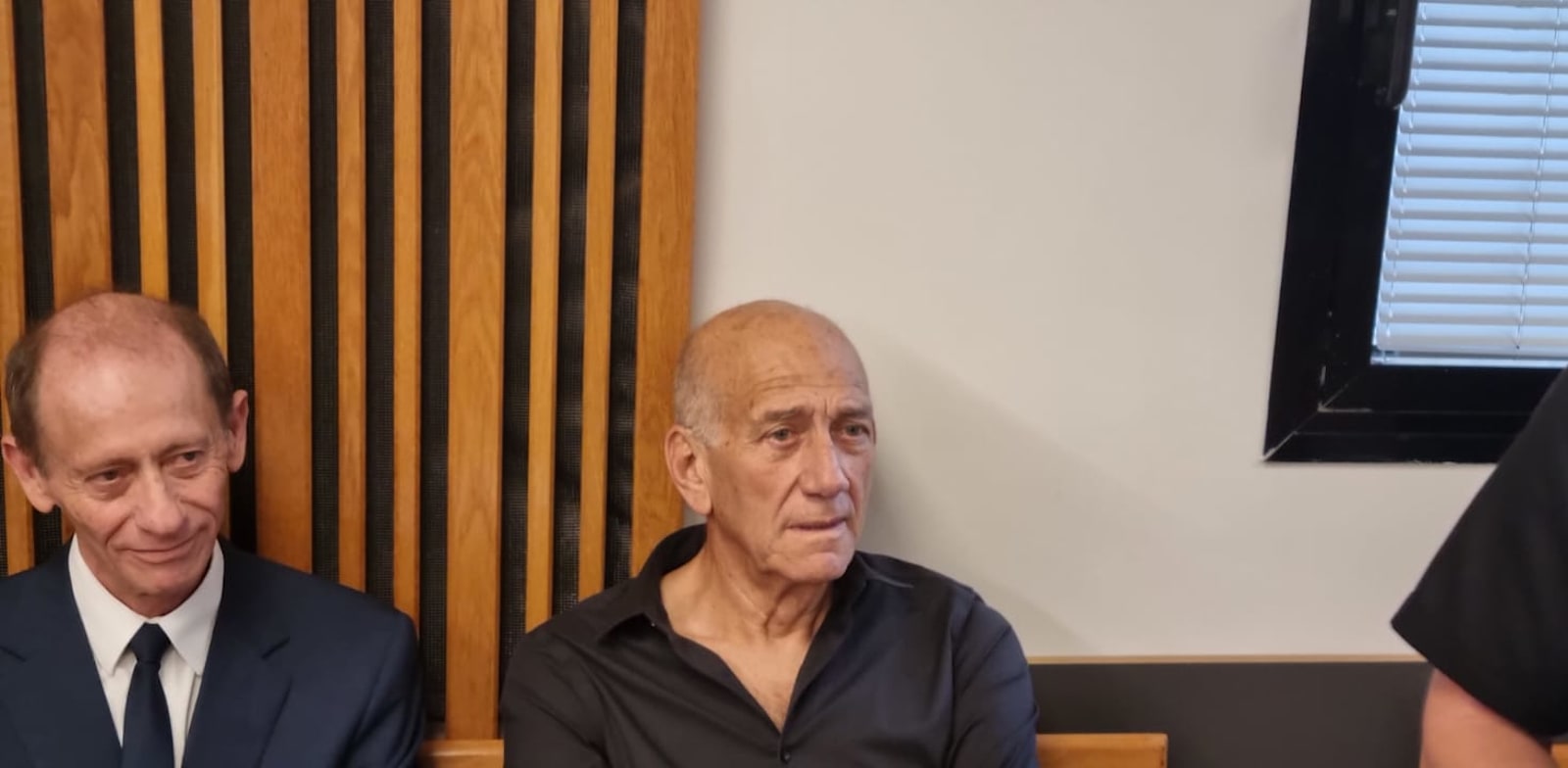 אהוד אולמרט בבית המשפט היום / צילום: אבישי גרינצייג