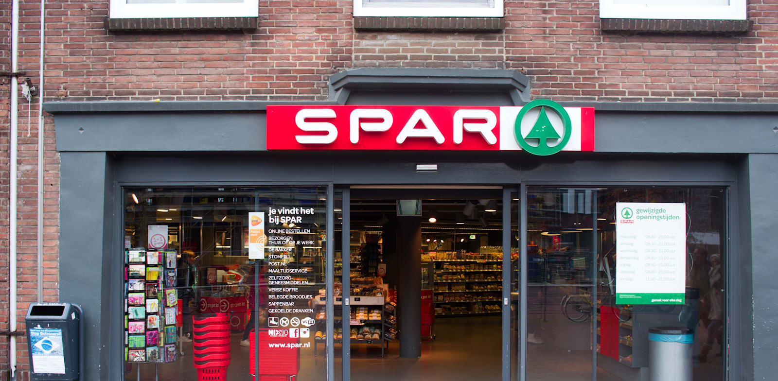 SPAR store  credit: Shutterstock