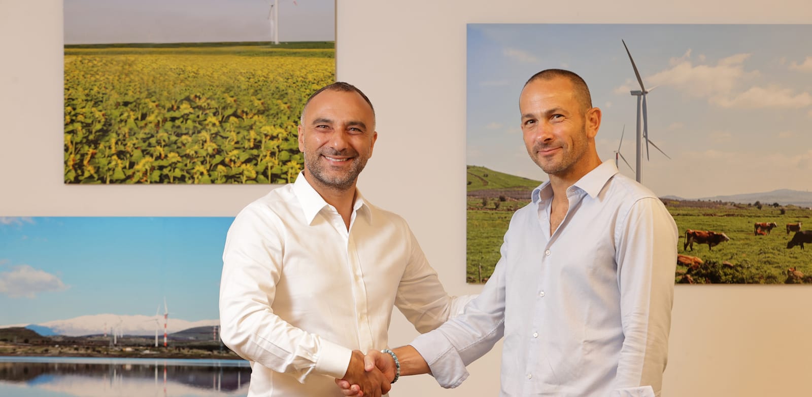 יוסי אבו מנכ״ל ניו מד אנרג'י (משמאל) וגלעד יעבץ, מנכ״ל אנלייט. / צילום: דוברות NewMed Energy