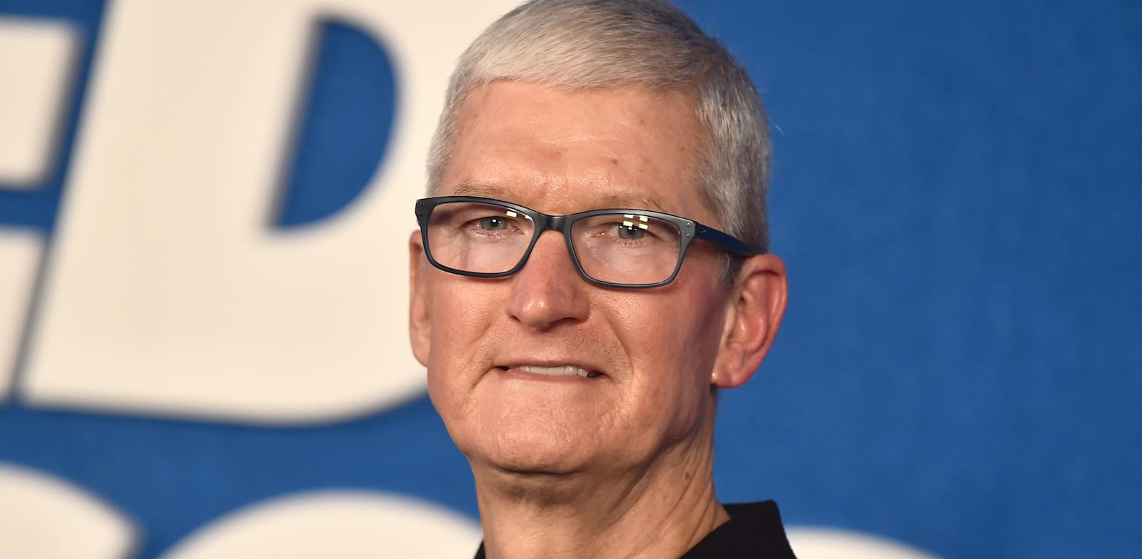 טים קוק, מנכ''ל אפל. הרוויח כמעט 100 מיליון דולר בשנה שעברה / צילום: Shutterstock