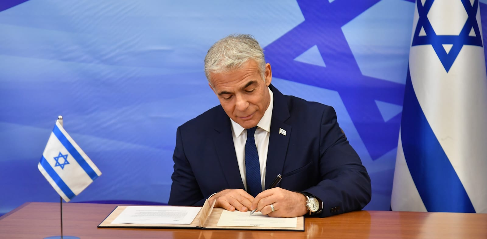 Prime Minister Yair Lapid signs gas agreement with Lebanon  credit: Yoav Yudkevitch, Yedioth Ahronoth