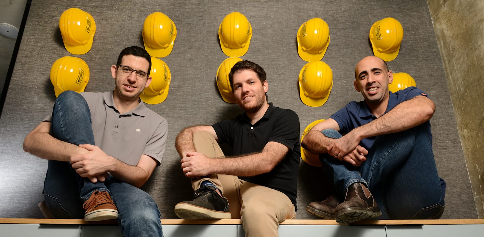 los "Globos" Startups israelíes más prometedoras de 2022 5 Los fundadores de Buildots, Aviv Leibovici, Roy Danon y Yakir Sudry. Crédito: Eyal Izhar.