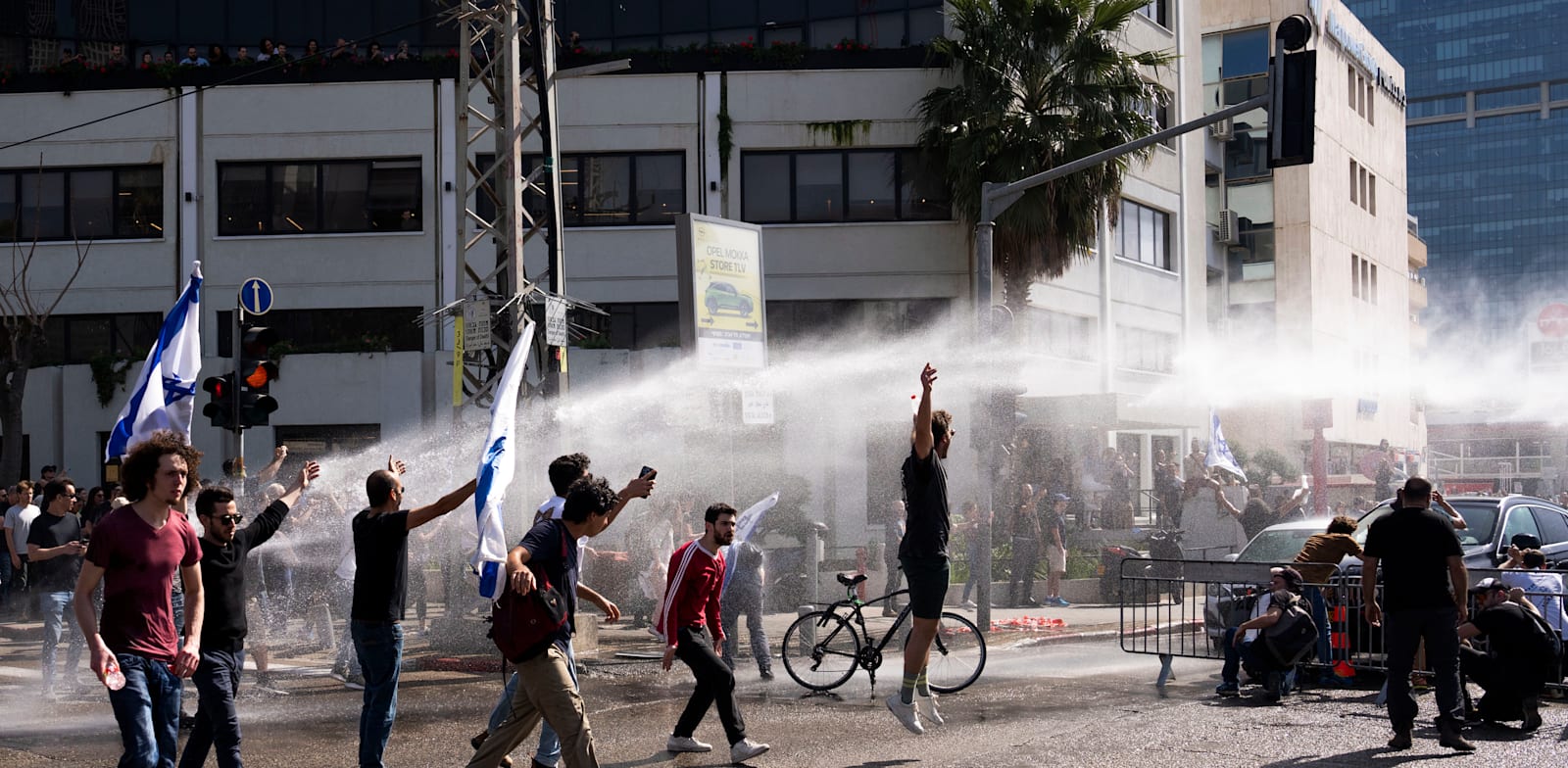 ההפגנה בתל אביב / צילום: Associated Press, Oded Balilty