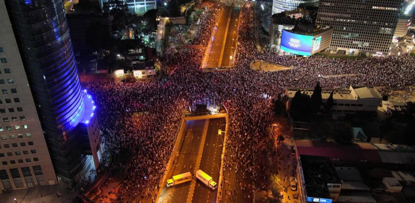 ההפגנה הערב בתל אביב נגד המהפכה המשפטית / צילום: איתי ארבל