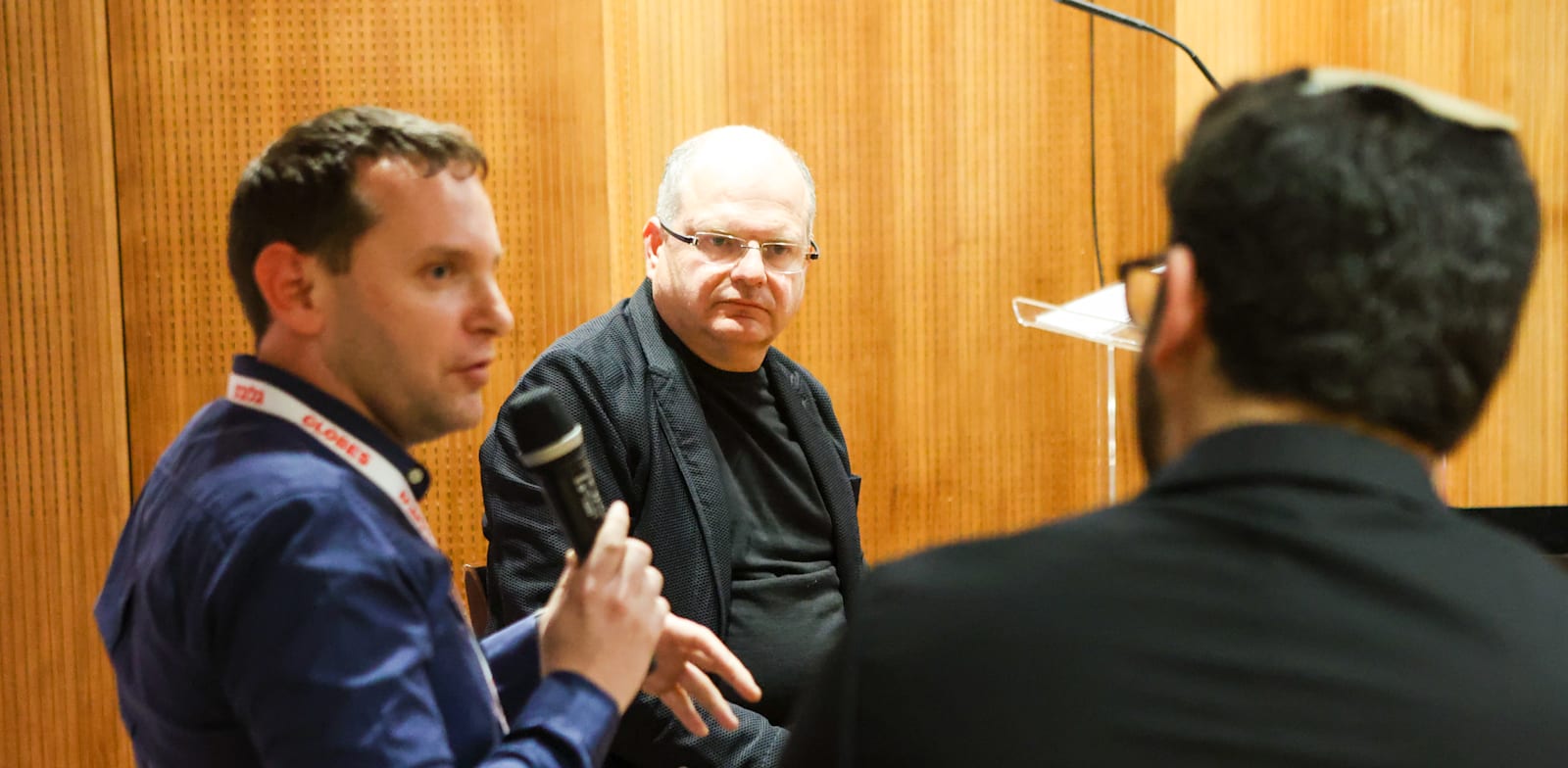 גיל שויד מייסד ומנכ''ל צ'ק פוינט וגיל מסינג, ראש המטה ומערך התקשורת הגלובלית של החברה בשיחה עם נבו טרבלסי / צילום: שלומי יוסף