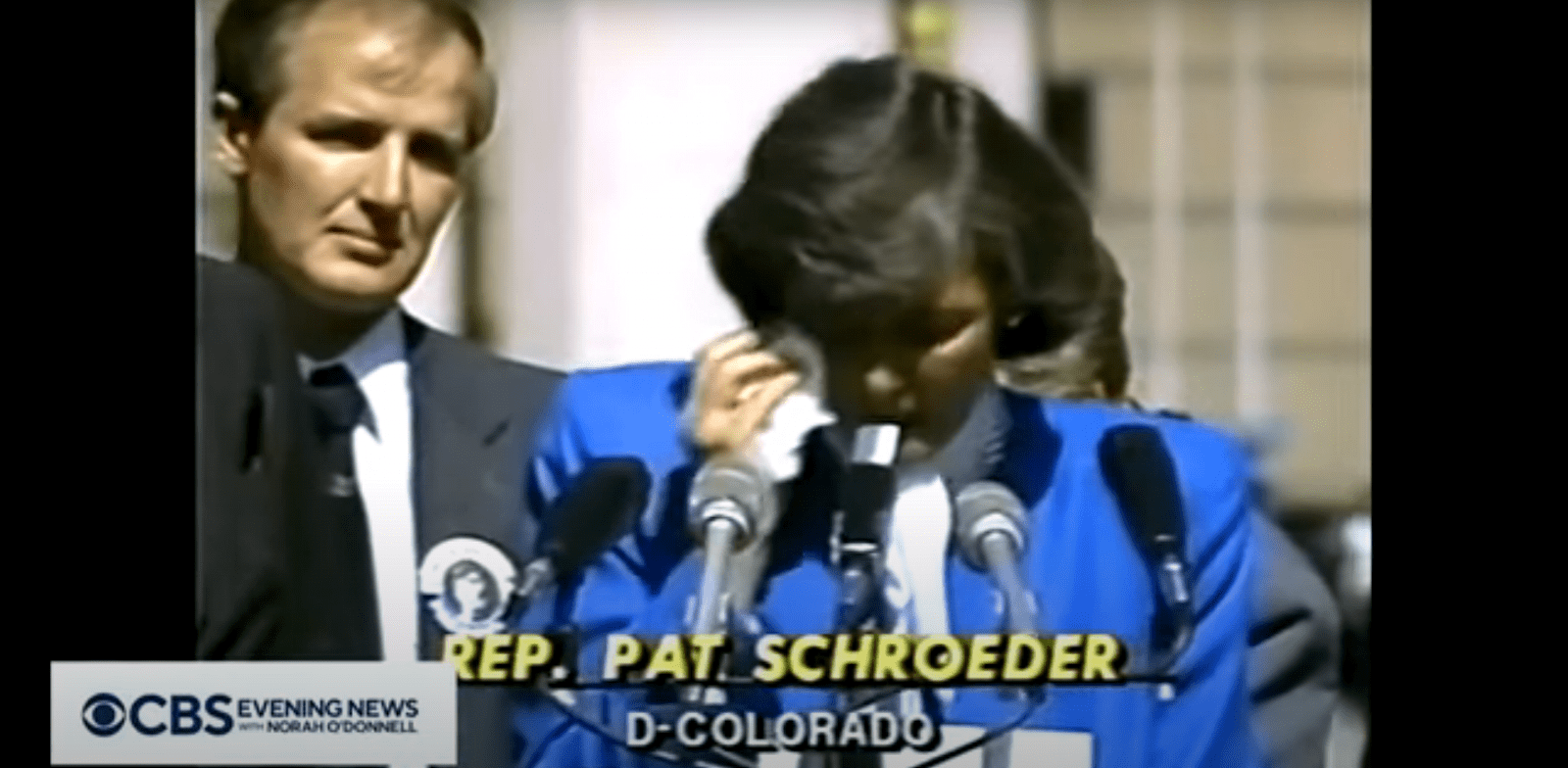 פטרישיה (פאט) שרודר בנאום הוויתור ב–1987. ארה''ב עדיין ממתינה לנשיאה / צילום: צילום מסך יוטיוב