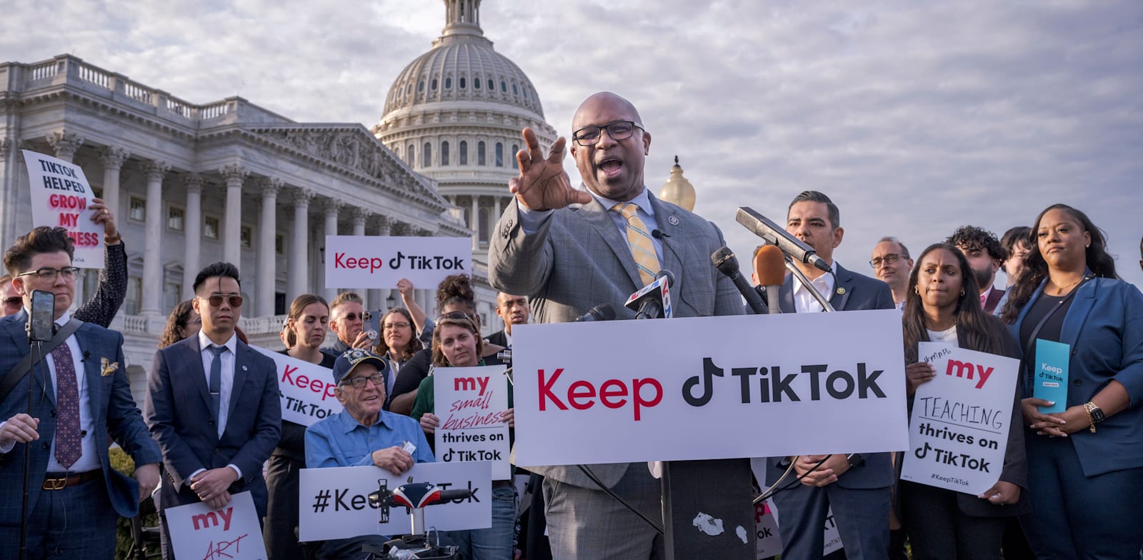 הפגנת תומכים בטיקטוק סמוך לקפיטול בוושינגטון בחודש שעבר / צילום: Associated Press, J. Scott Applewhite