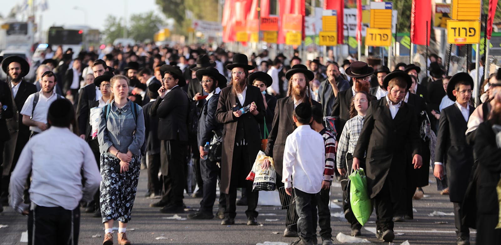 עשרות אלפי המתפללים בדרך להילולה שתיגמר באסון / צילום: Reuters, Ronen Zvulun