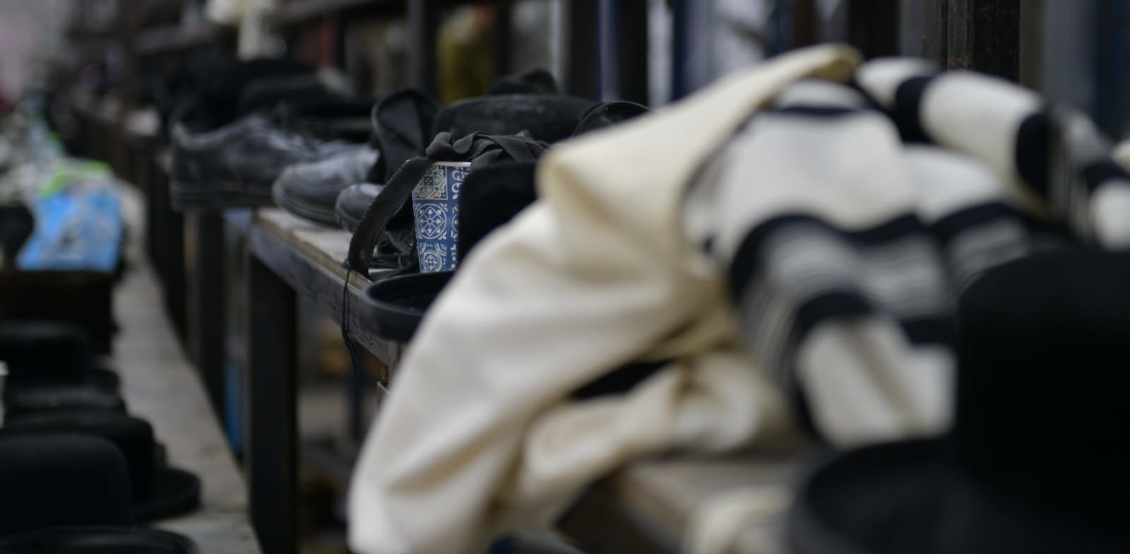 הרוגים ופצועים בקריסת טריבונה בבית כנסת בגבעת זאב / צילום: דוברות המשטרה