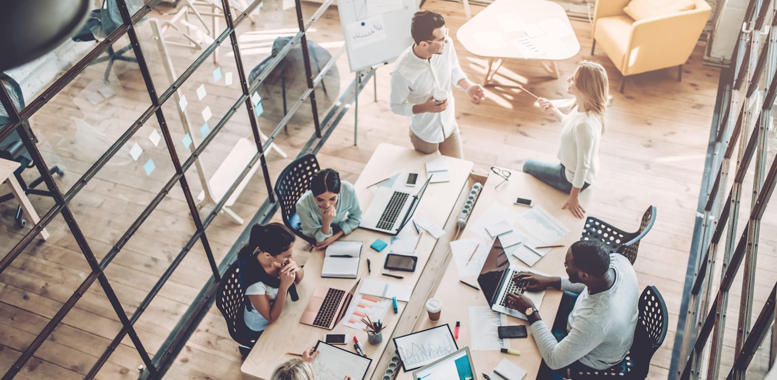 עובד מוחצן, עובד מופנם: איך מנהלים אותם נכון / צילום: Shutterstock, 4 PM production