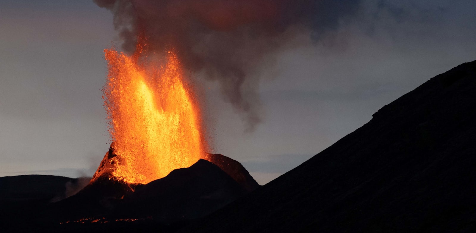 התפרצות הר געש באיסלנד, במאי השנה / צילום: Reuters
