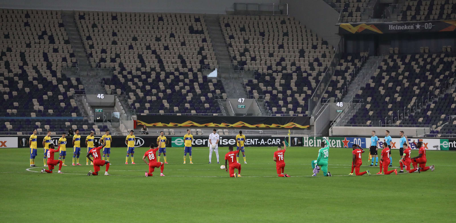 משחק בליגת העל ללא קהל, בשנה שעברה / צילום: Reuters, AMMAR AWAD