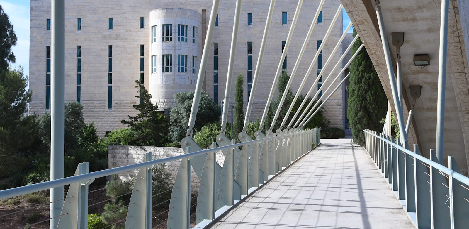 Thousands of judicial reform supporters demonstrate in Tel Aviv