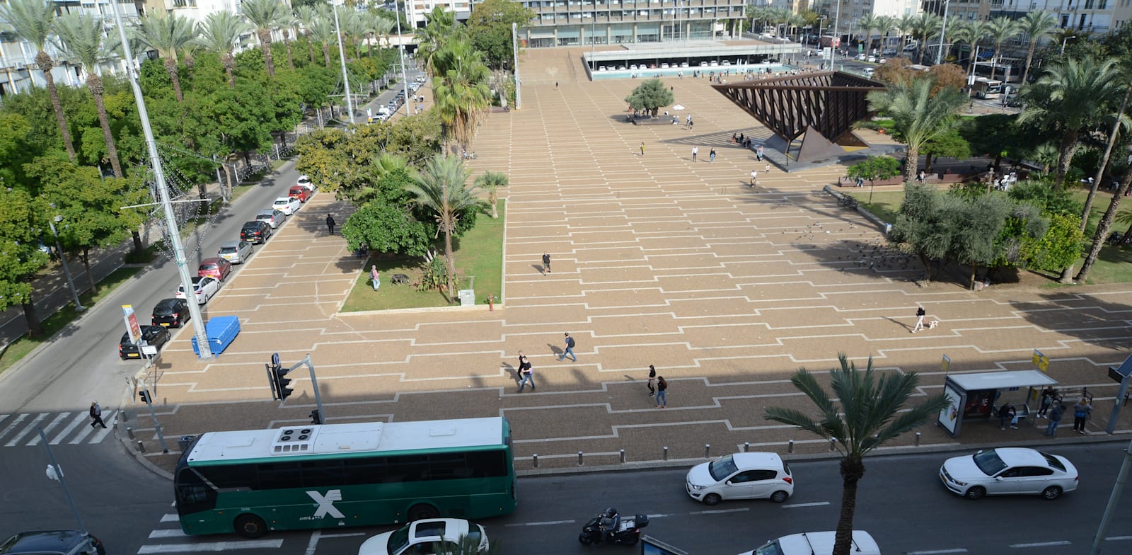 Tel Aviv Rabin Square Photo: Eyal Izhar