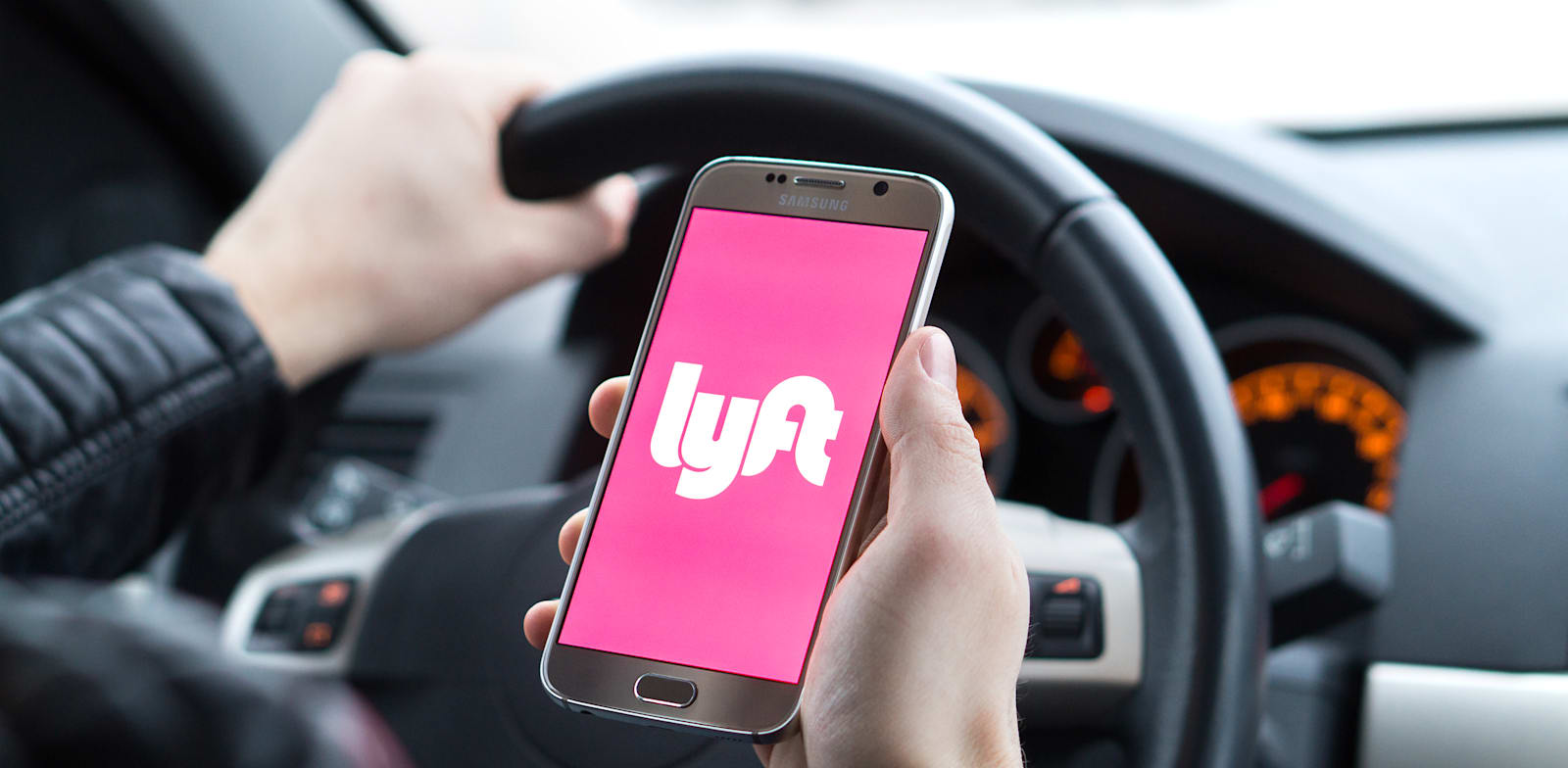 אפליקציית ליפט / צילום: Shutterstock, Tero Vesalainen