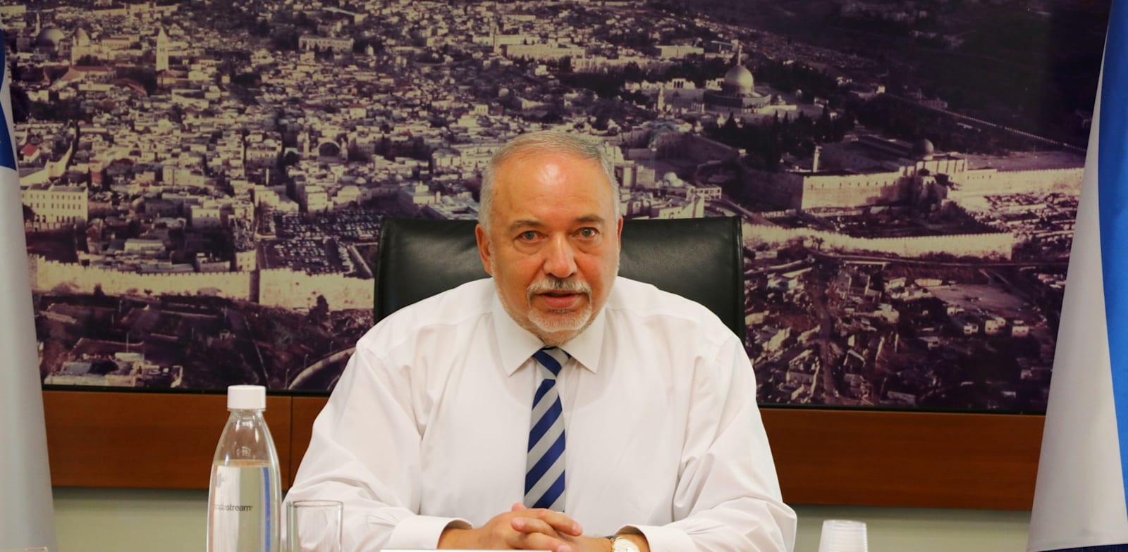 Avigdor Liberman in the Ministry of Finance Photo: Finance Ministry Spokesperson