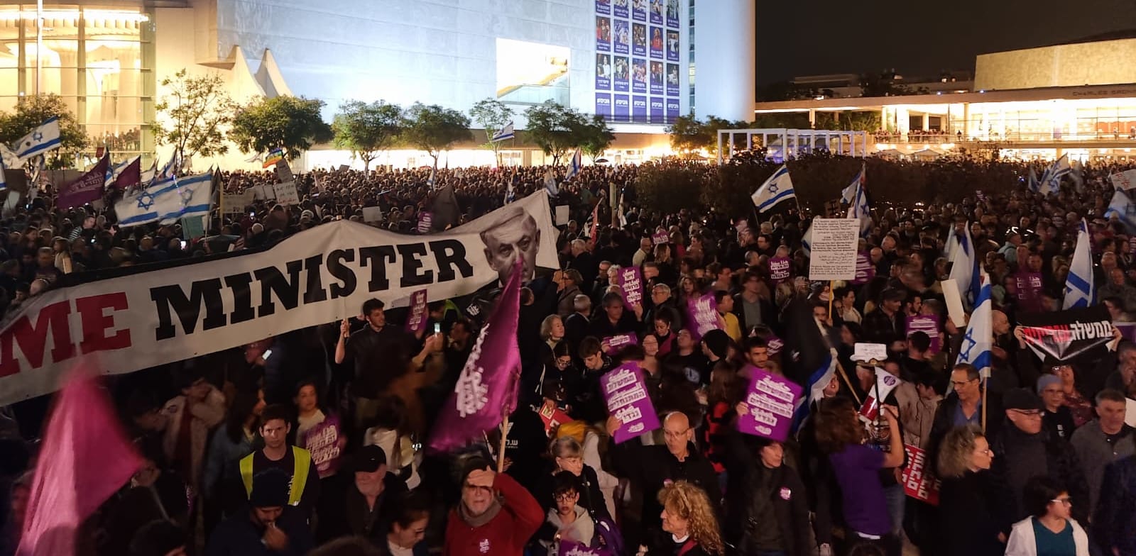 1000’s in Tel Aviv protest in opposition to new gov’t
