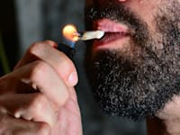 עישון מריחאונה / צילום: תמר מצפי