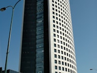 בנין חברת ביטוח הפניקס / צילום: תמר מצפי