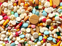 תרופות. חברי ועדת סל התרופות מתמודדים עם דילמות אתיות ומקצועיות קשות / צילום: Shutterstock, Pavel Kubarkov