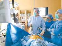 ניתוח עם הרובוט של יומן אקסטנשנז