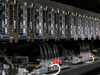 כריית קריפטו במזרח אירופה / צילום: Reuters, Hazir Reka