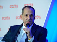 שמואל האוזר, לשעבר יו''ר רשות ניירות ערך / צילום: תמר מצפי