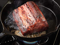 סטייק מודפס של רידיפיין מיט מטוגן במחבת / צילום: רידיפיין מיט