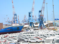 נמל אשדוד. צפי למכירות של 290 אלף כלי רכב חדשים השנה / צילום: תמר מצפי