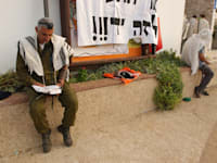 בית כנסת בהתנחלות מורג בגוש קטיף ביום הפינוי - התנתקות / צילום: תמר מצפי