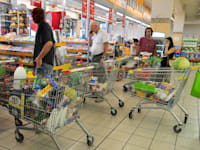 הדו''ח מציין כי יש להגדיל את התחרות ולהפחית מחירים בתחום המזון / צילום: תמר מצפי