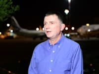 יולי אדלשטיין יו"ר הכנסת ממריא לדרום אפריקה להשתתף בטקס ההשכבה של נלסון מנדלה / צילום: קובי גדעון-לע"מ