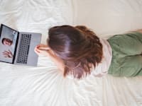 דייטינג אונליין. האם פייסבוק תפצח את השיטה? / אילוסטרציה: Shutterstock, Vera Petrunina